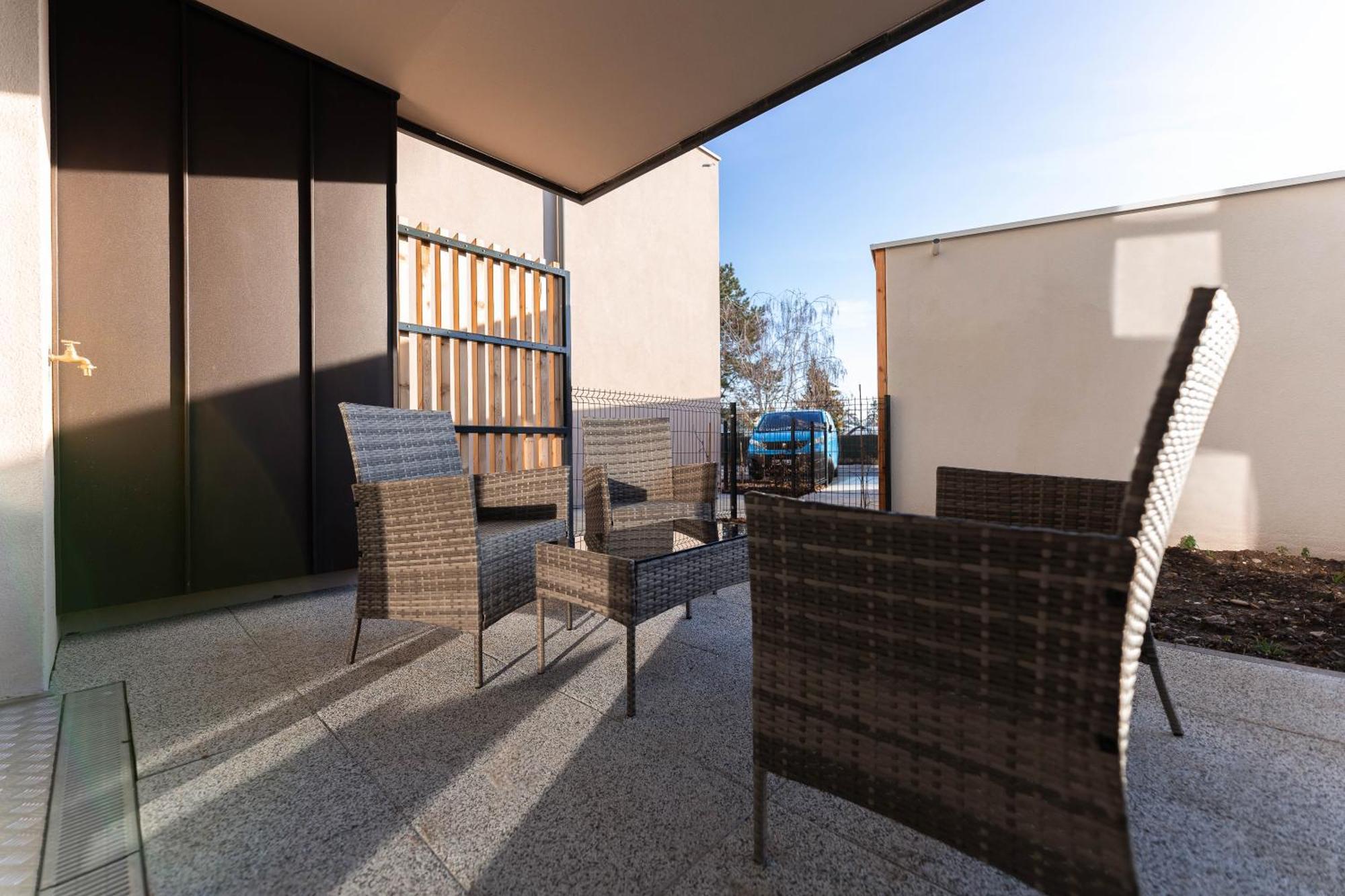Les Jardins De La Semme Apartment Колмар Екстериор снимка